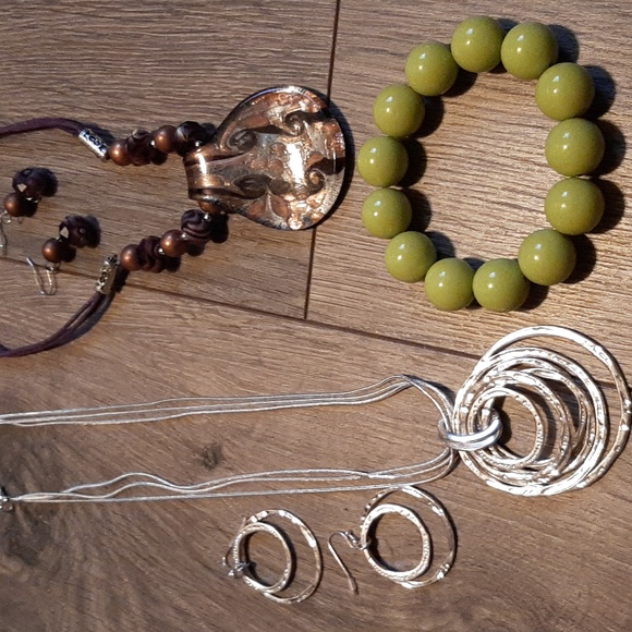 Costume jewelry bundle lot #2 - Picture 8 of 10